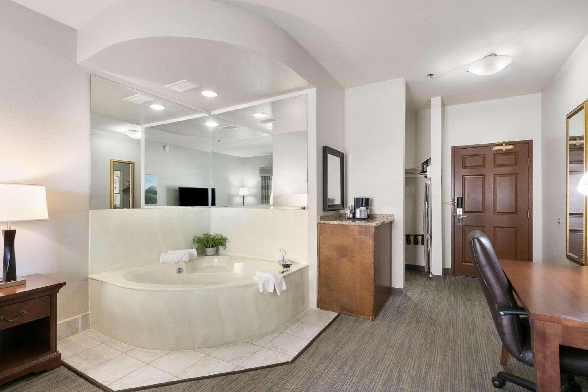 Country Inn & Suites By Radisson, Greeley, Co Екстериор снимка